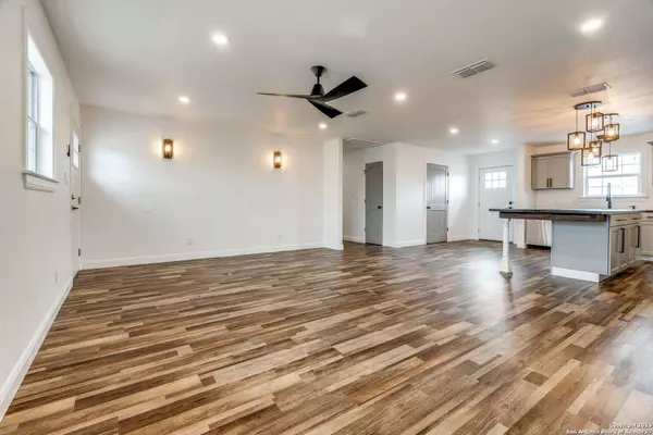 430 Duke RD, San Antonio, TX 78264