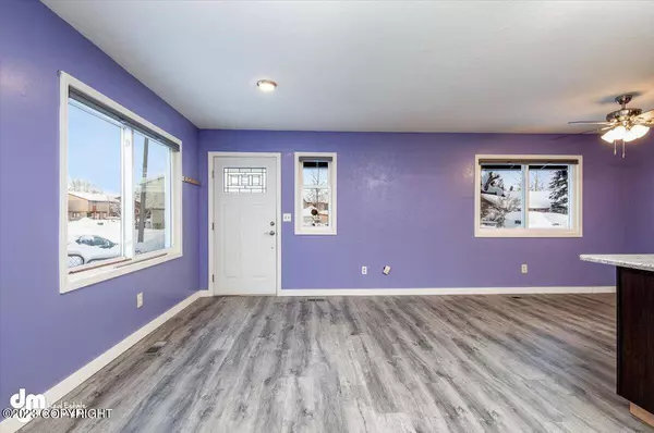 3120 Travis LN, Anchorage, AK 99507