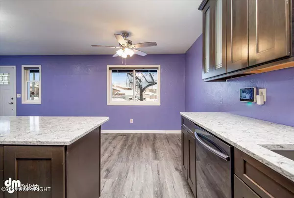 3120 Travis LN, Anchorage, AK 99507