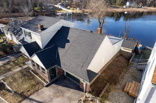 36 Peters Pond Dr, Dracut, MA 01826