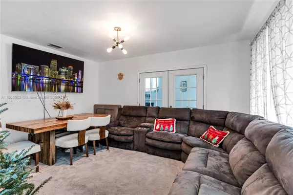 9700 Thanksgiving Dr, Cutler Bay, FL 33157