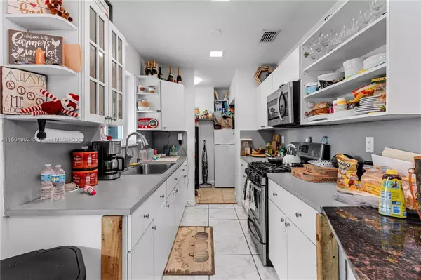 9700 Thanksgiving Dr, Cutler Bay, FL 33157