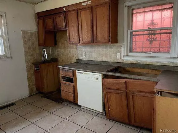 20031 WYOMING Street, Detroit, MI 48221