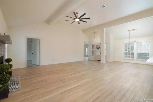 11860 FM 775, Floresville, TX 78114