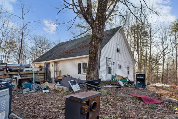 327 Quaker Ridge Road, Casco, ME 04015