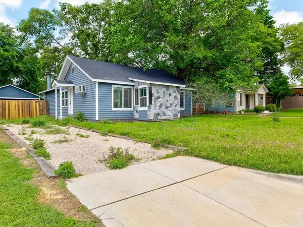 1219 Yale Street, River Oaks, TX 76114