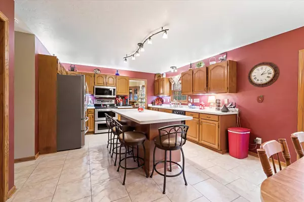 39004 89th St, Randall, WI 53105