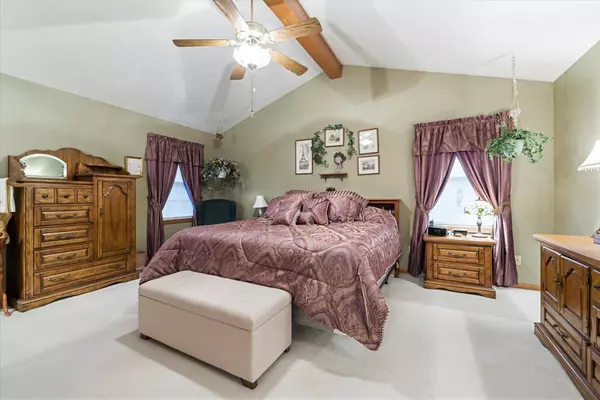 39004 89th St, Randall, WI 53105