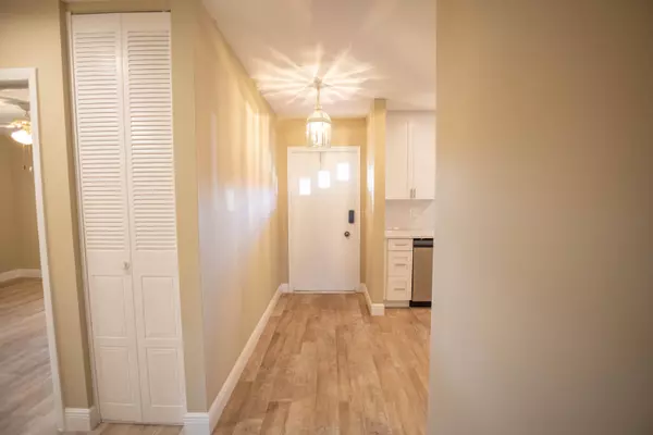 5775 Fernley W DR 144, West Palm Beach, FL 33415