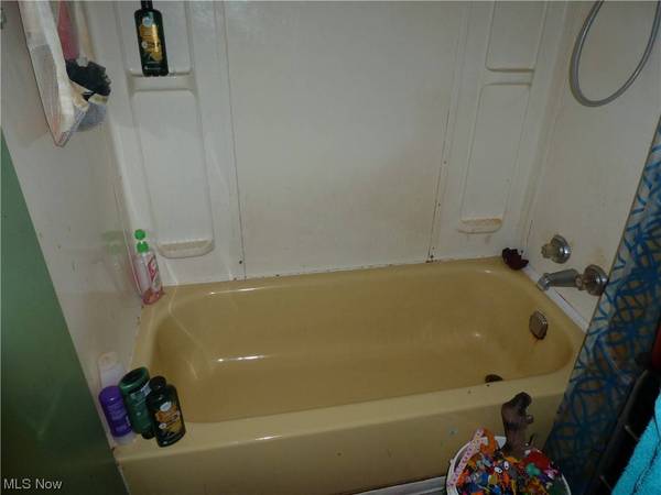 117 A&B High ST, Flushing, OH 43977