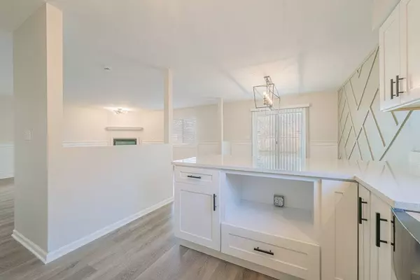 2856 140th ST, Blue Island, IL 60406