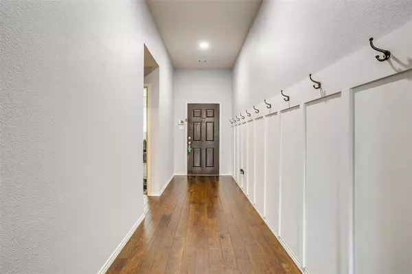 320 Mariscal Place, Fort Worth, TX 76131