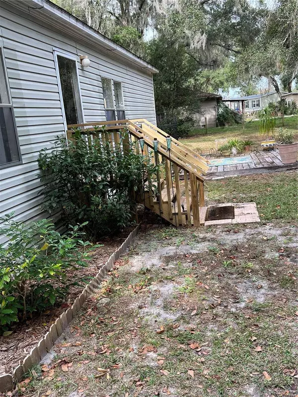 2572 SR 50, Webster, FL 33597