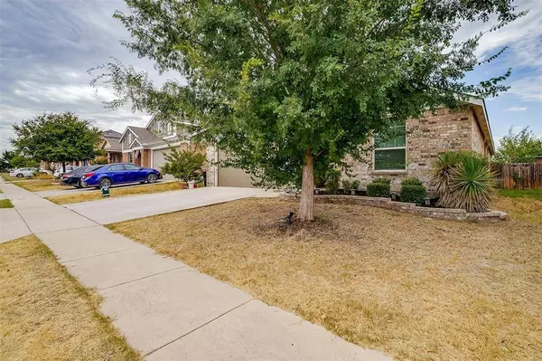 320 Mariscal Place, Fort Worth, TX 76131