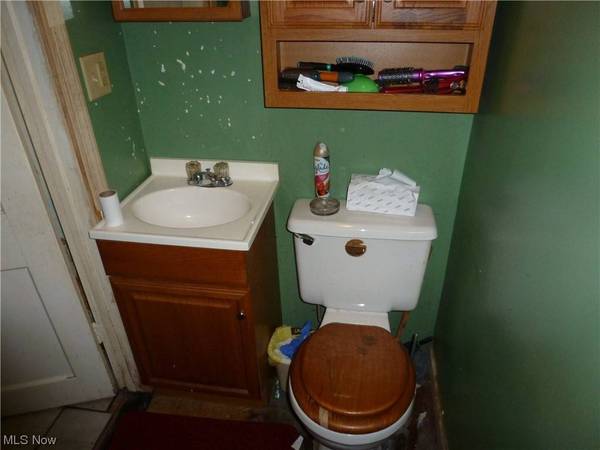 117 A&B High ST, Flushing, OH 43977