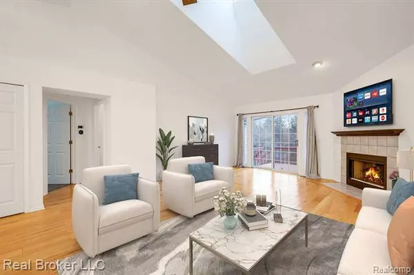 6313 SQUIRE LAKE Drive, Flushing, MI 48433