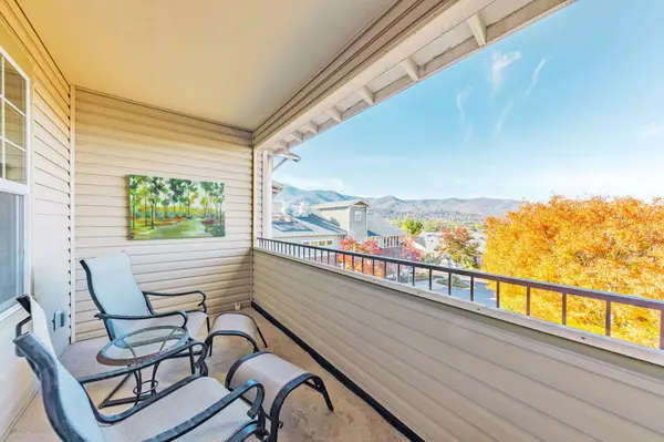 971 Golden Aspen Pl, Ashland, OR 97520