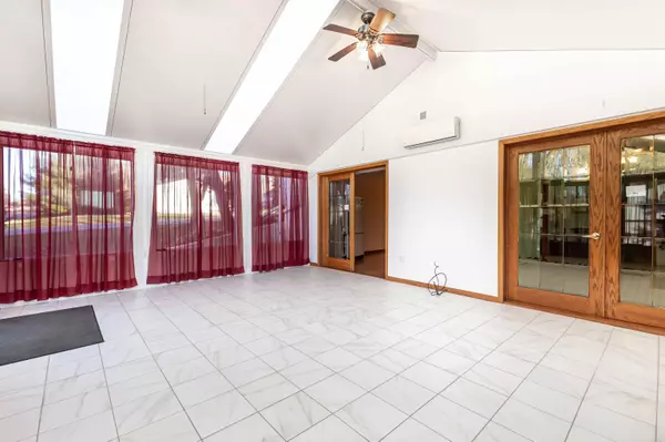 303 S 2nd North, Apple River, IL 61001