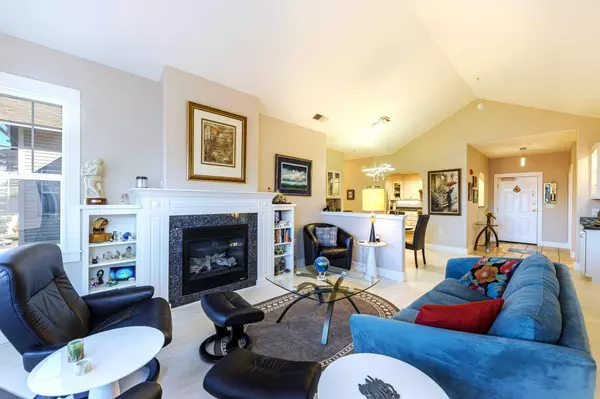 971 Golden Aspen Pl, Ashland, OR 97520