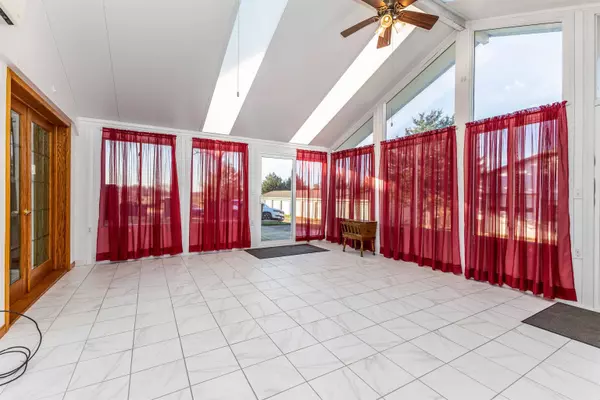 303 S 2nd North, Apple River, IL 61001