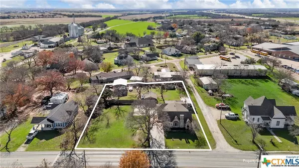 305 W Pine ST, Abbott, TX 76621