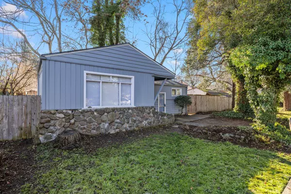 1743 Homes Ave, Ashland, OR 97520