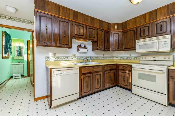 303 S 2nd North, Apple River, IL 61001