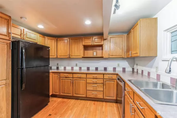 2708 Quarry ST W, Bremerton, WA 98312