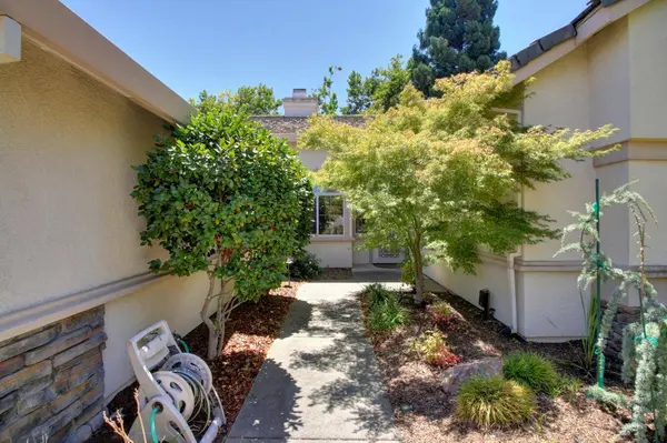 7011 Dream Inn LN, Roseville, CA 95747