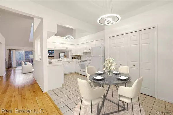 6313 SQUIRE LAKE Drive, Flushing, MI 48433