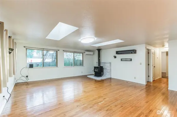 2708 Quarry ST W, Bremerton, WA 98312