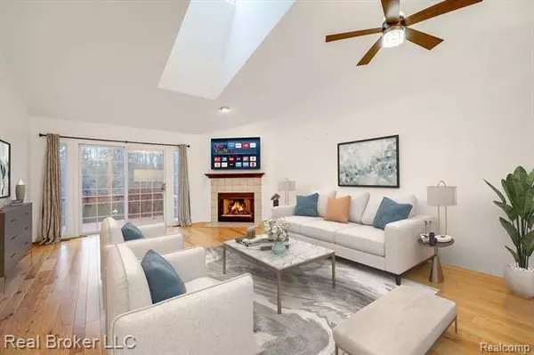 6313 SQUIRE LAKE Drive, Flushing, MI 48433