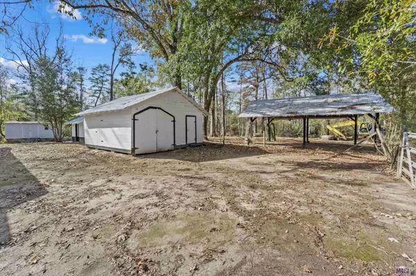 23276 HWY 42, Livingston, LA 70754