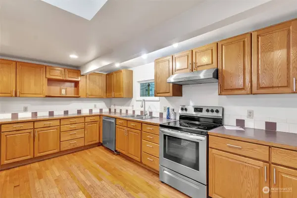 2708 Quarry ST W, Bremerton, WA 98312