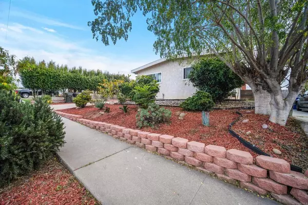 458 E Oxford ST, Chula Vista, CA 91911