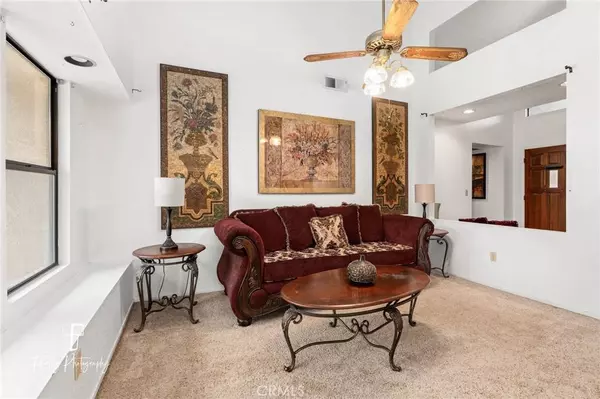 1909 Mountain Oak RD, Bakersfield, CA 93311