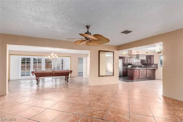 2304 Llewellyn Drive, Las Vegas, NV 89102