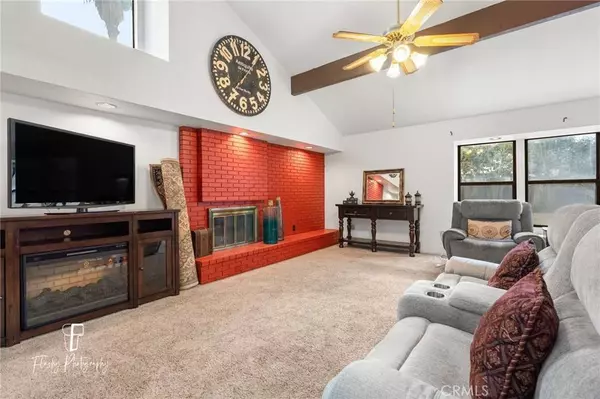 1909 Mountain Oak RD, Bakersfield, CA 93311