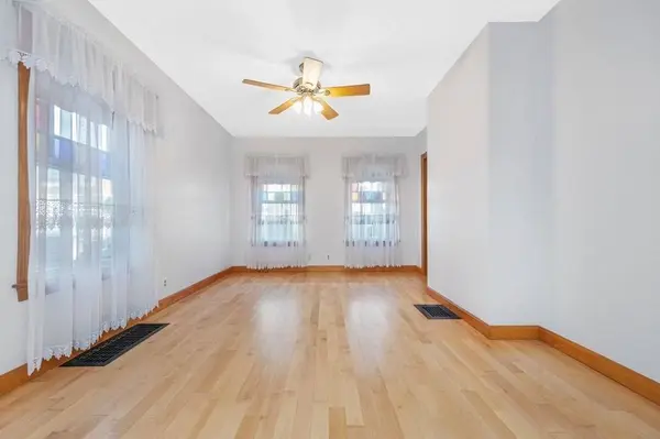 5 Allen Place, Melrose, MA 02176