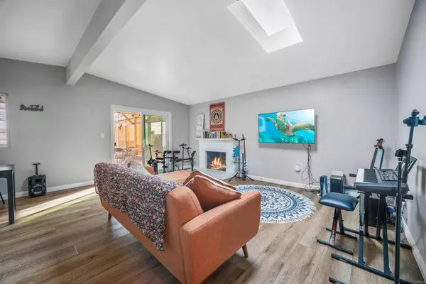 458 E Oxford ST, Chula Vista, CA 91911