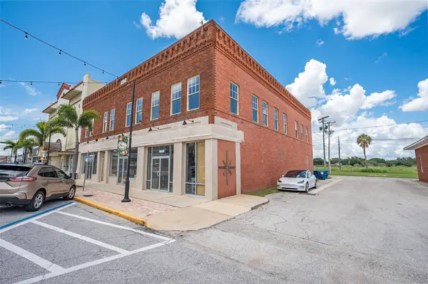 25 E WALL ST, Frostproof, FL 33843