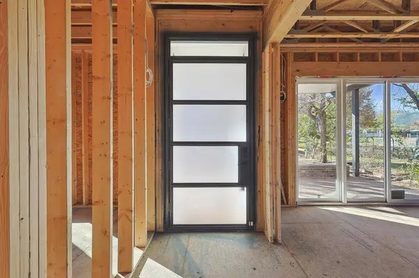 2001 Thomas Place, Fort Worth, TX 76107