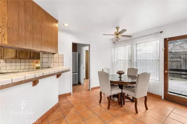 1909 Mountain Oak RD, Bakersfield, CA 93311