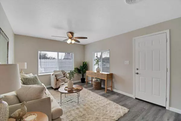 727 Francis WAY, Yuba City, CA 95991