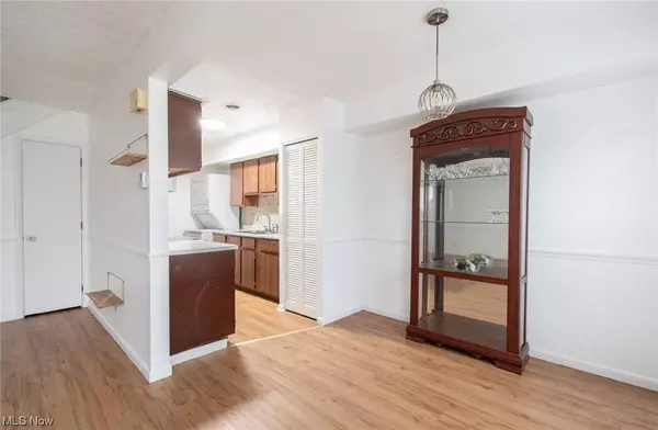 1286 Pembrooke DR, Salem, OH 44460