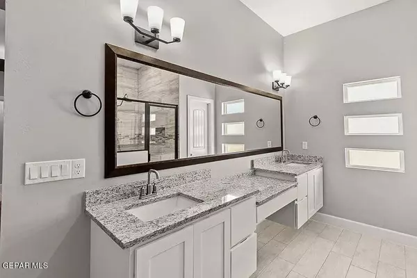 1748 Green Valley Street, El Paso, TX 79928