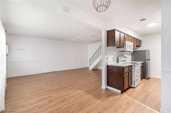 1286 Pembrooke DR, Salem, OH 44460