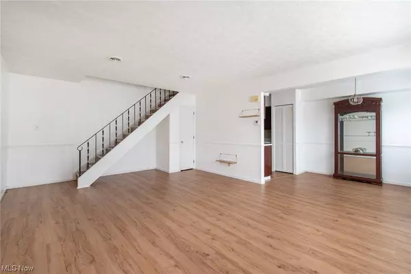 1286 Pembrooke DR, Salem, OH 44460