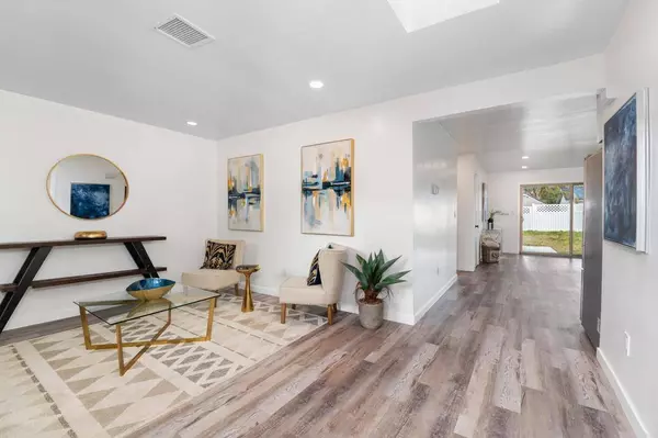 7742 Shorewood DR, San Diego, CA 92114