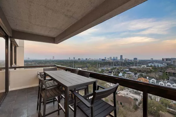 49 Briar Hollow LN #1805, Houston, TX 77027